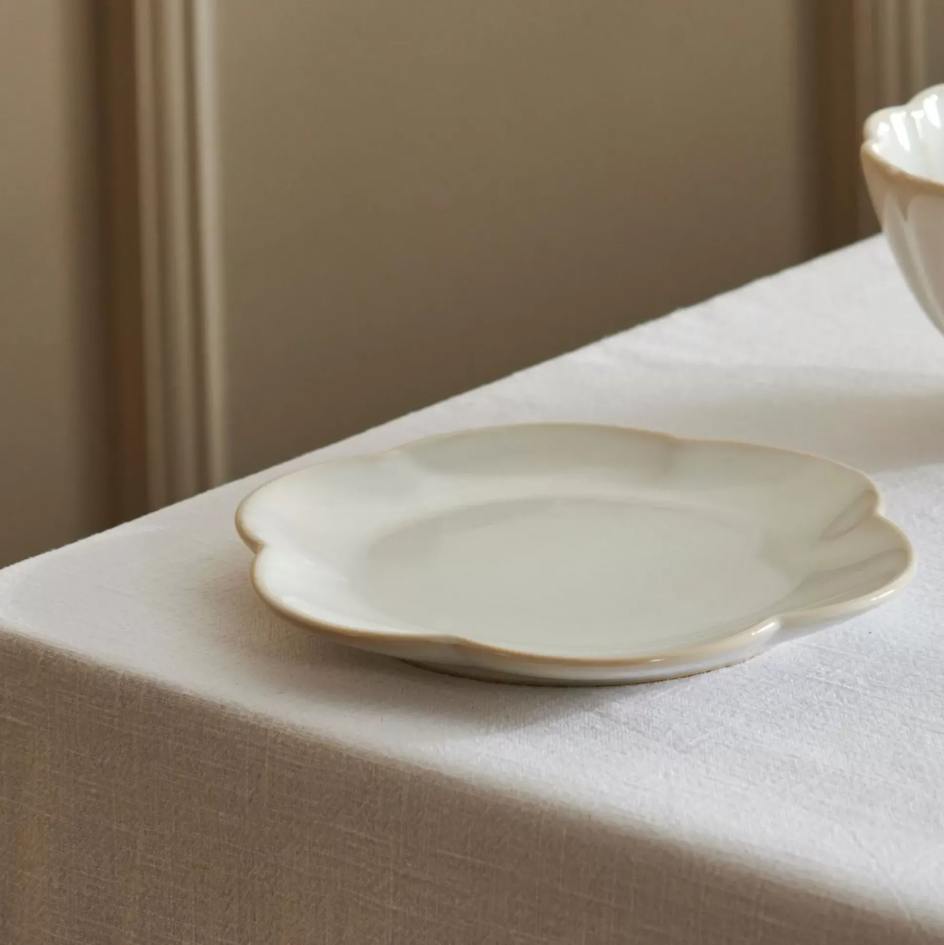 Platos<CASA Dahlia Flower Plato Blanco