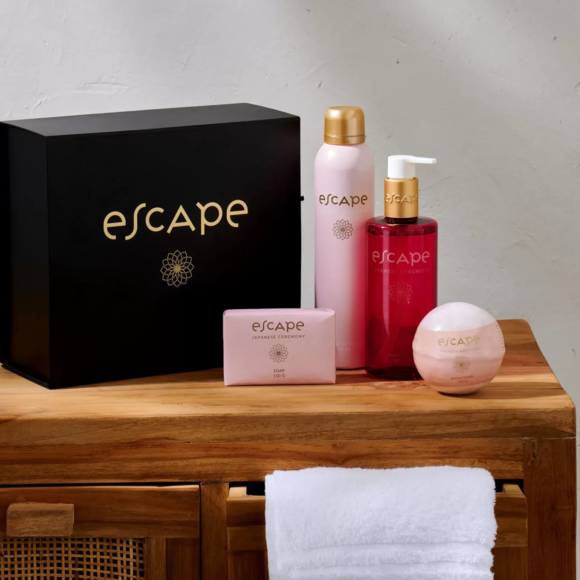 Tratamiento Corporal<CASA Escape Japanese Ceremony Espuma De Ducha En Botella Rosa Rojo