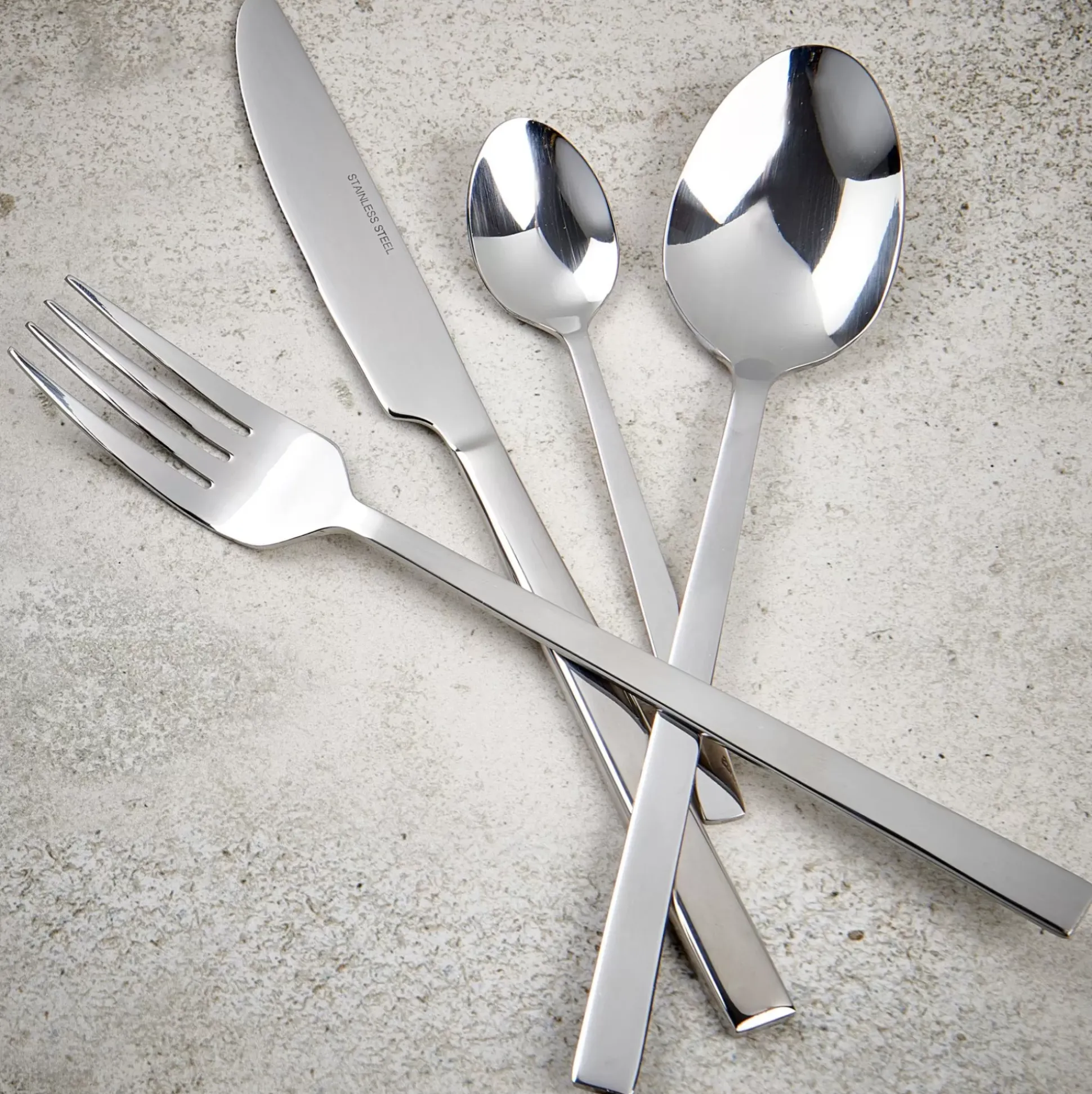 Juegos<CASA Lugano Cuberteria 16 Piezas Plateado